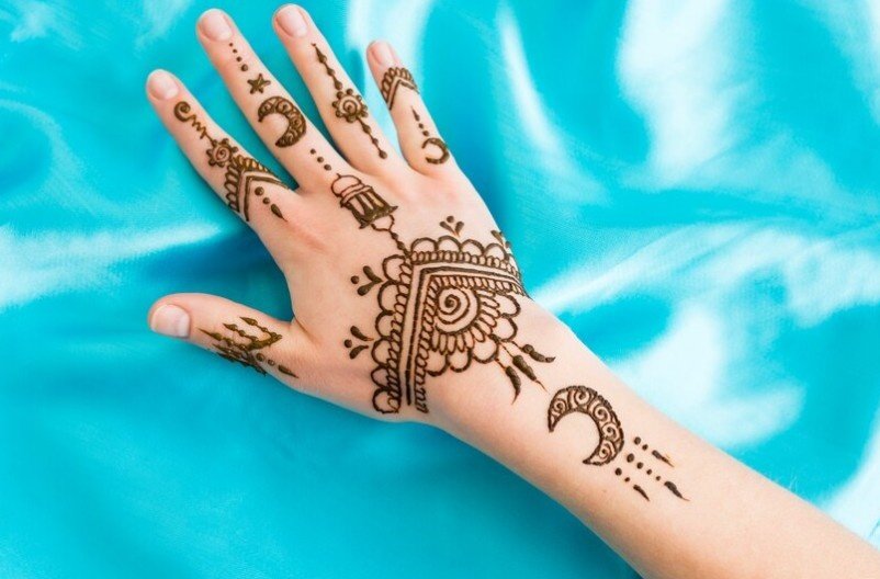 Arabic henna pattern