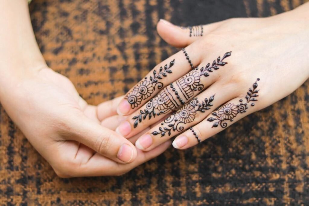 Finger Mehndi Design