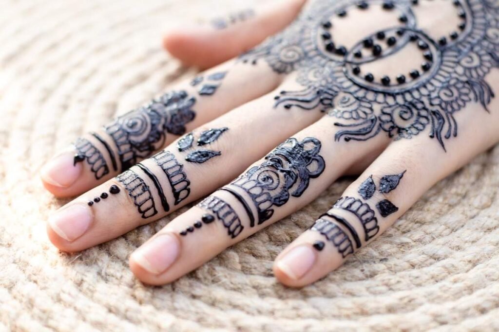 Mehndi pattern