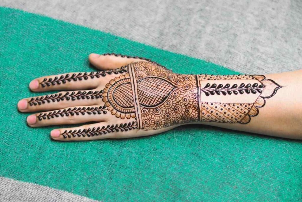 easy henna pattern